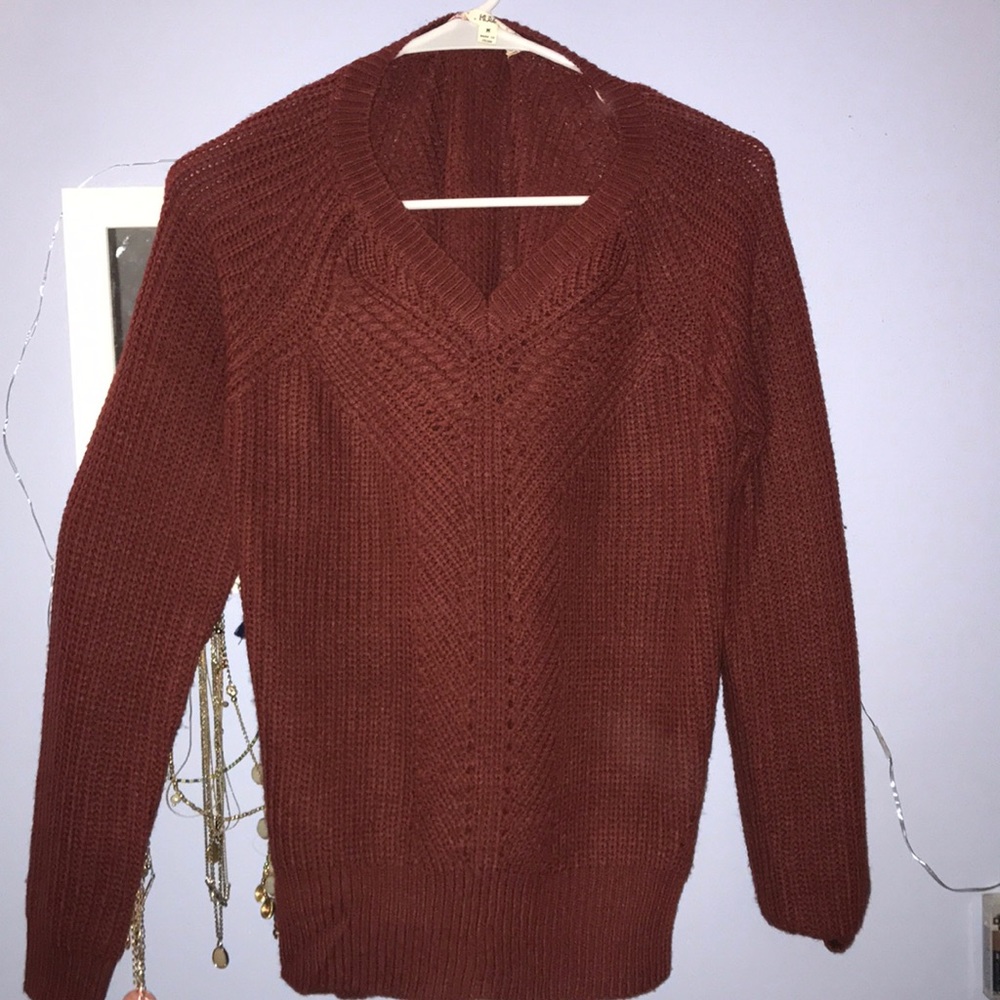 Maroon sweater